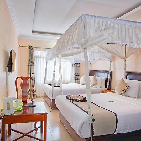Chambai Hotel Naivasha Extérieur photo