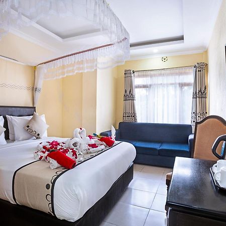 Chambai Hotel Naivasha Extérieur photo