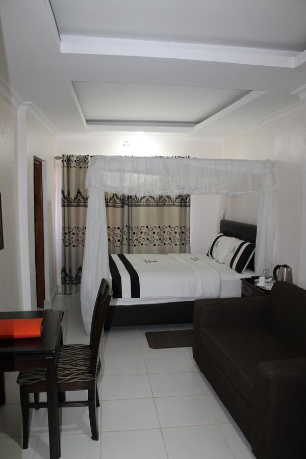 Chambai Hotel Naivasha Extérieur photo