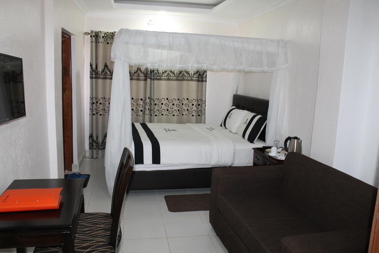 Chambai Hotel Naivasha Extérieur photo