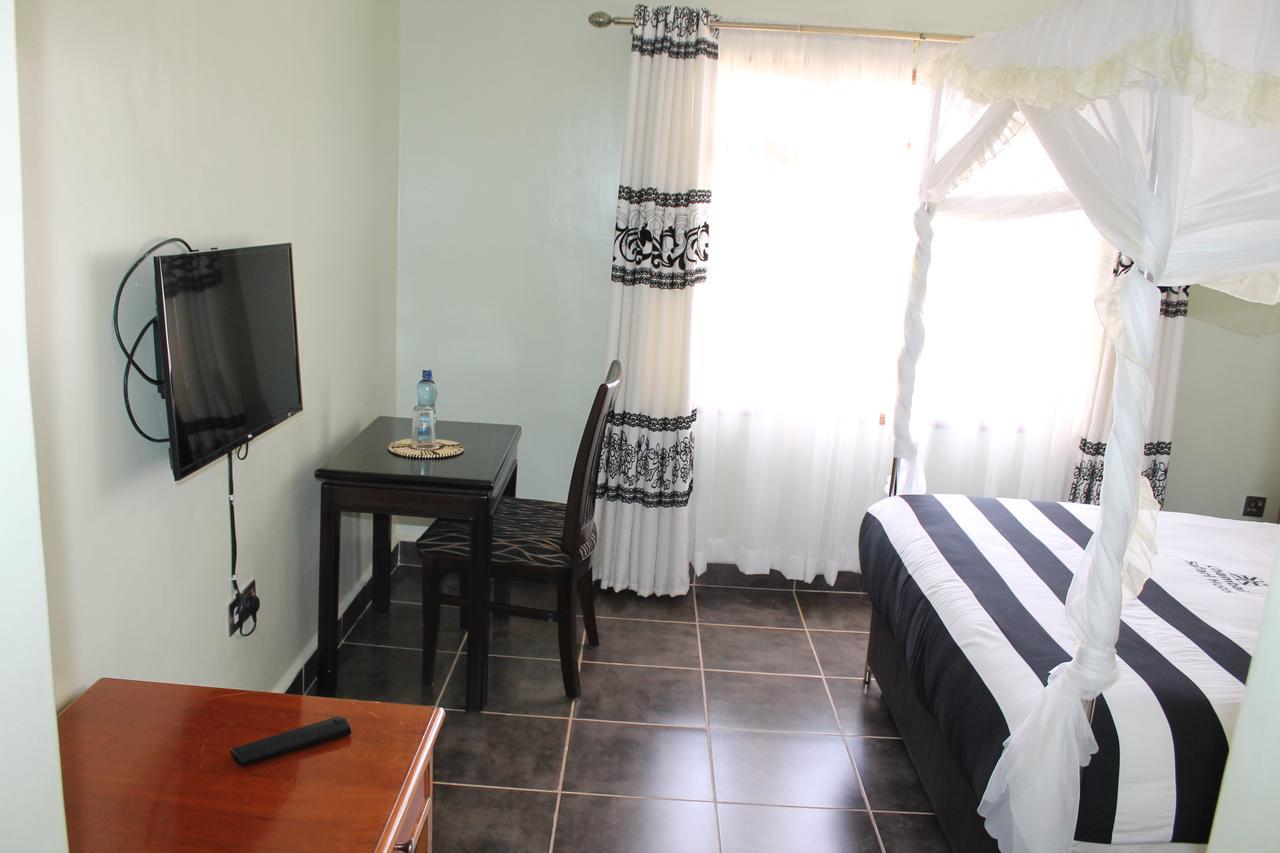 Chambai Hotel Naivasha Extérieur photo
